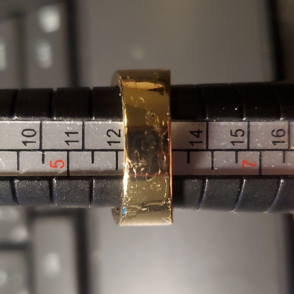 Yellow ring with Huge CZ Diamond - Picture 8 of 8